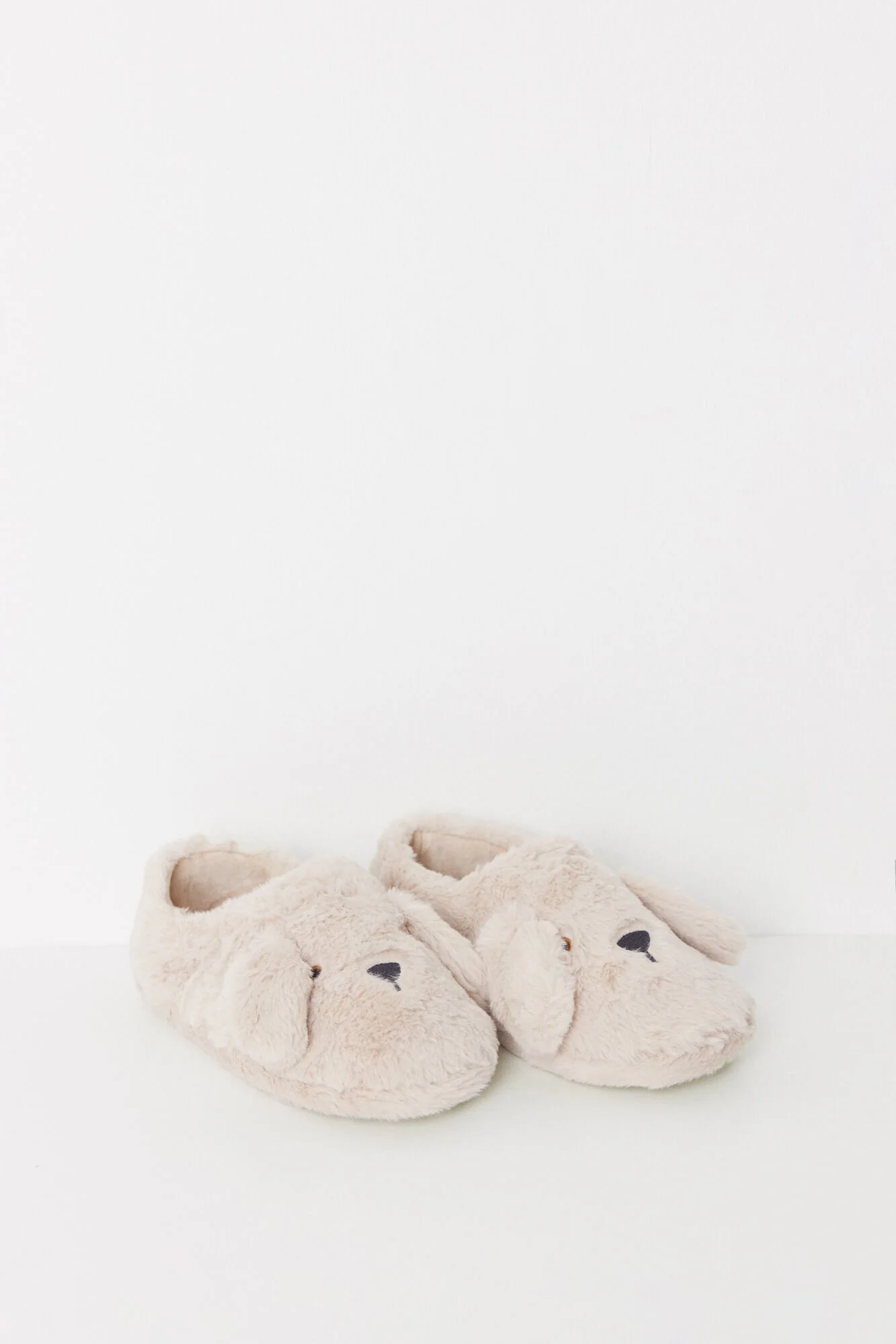 3D plush dog slippers - Image 3