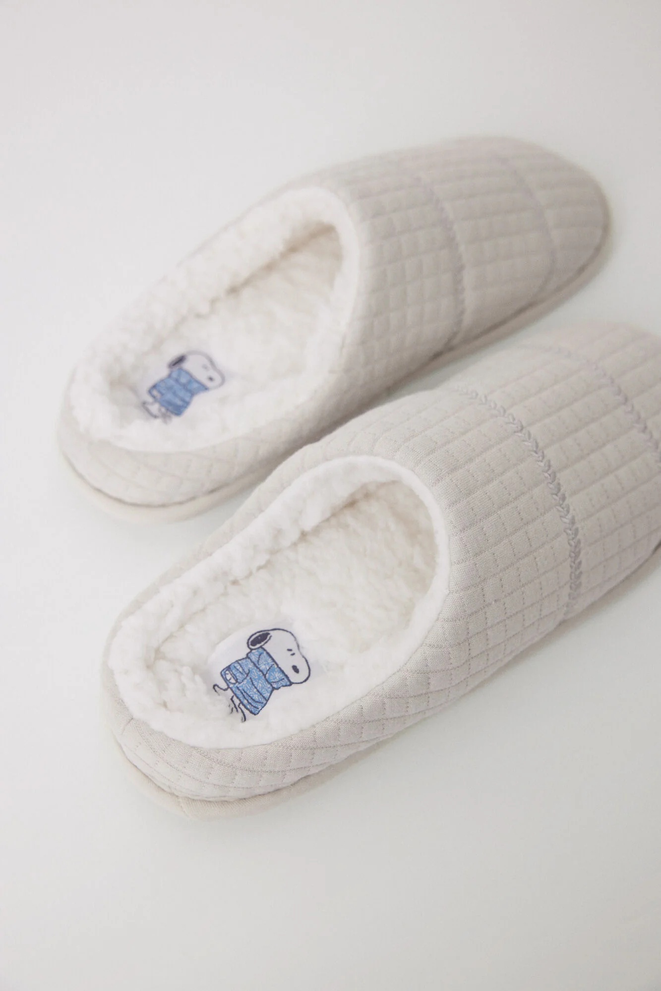 Beige padded closed slippers - Image 4