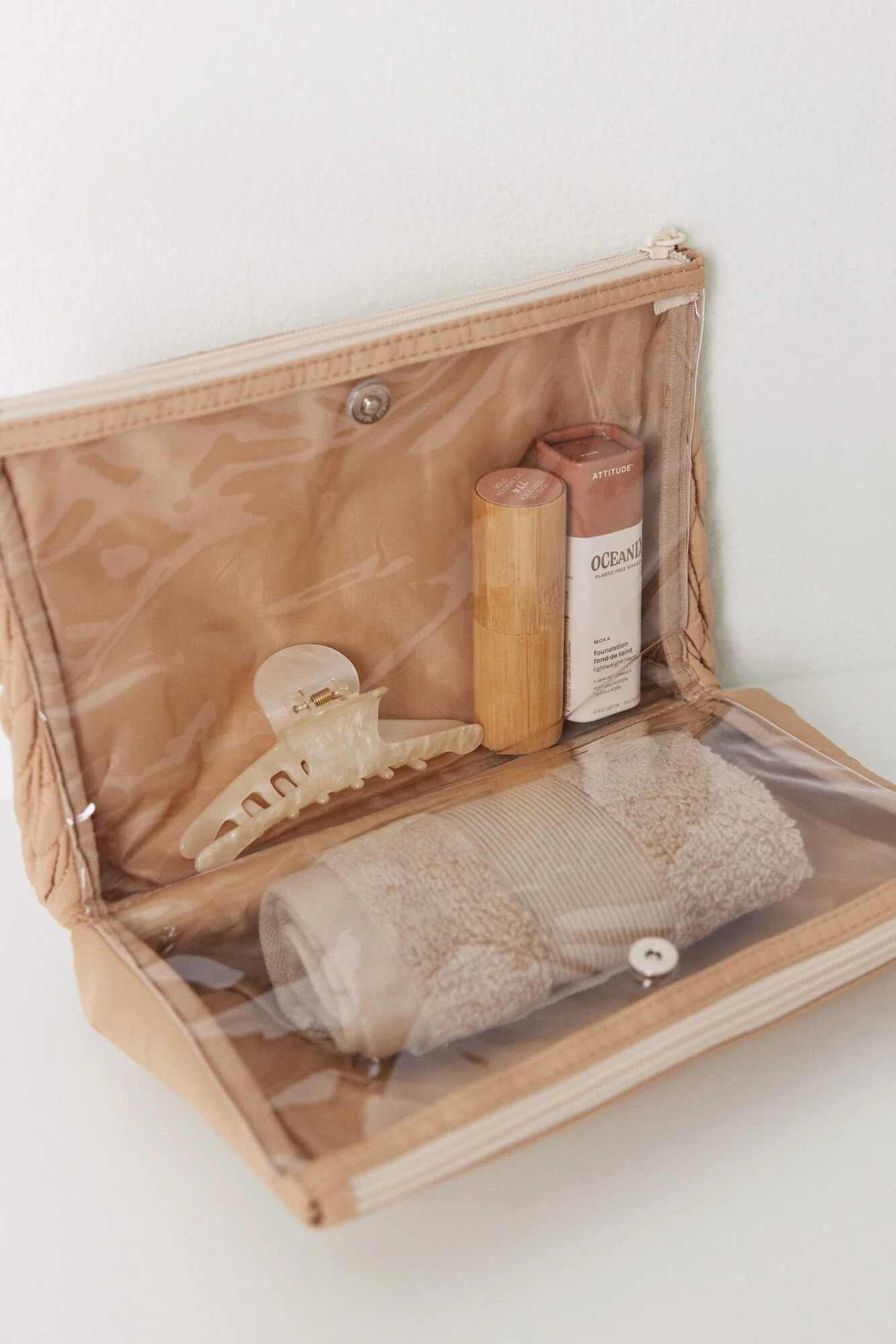 Beige padded double toiletry bag - Image 4