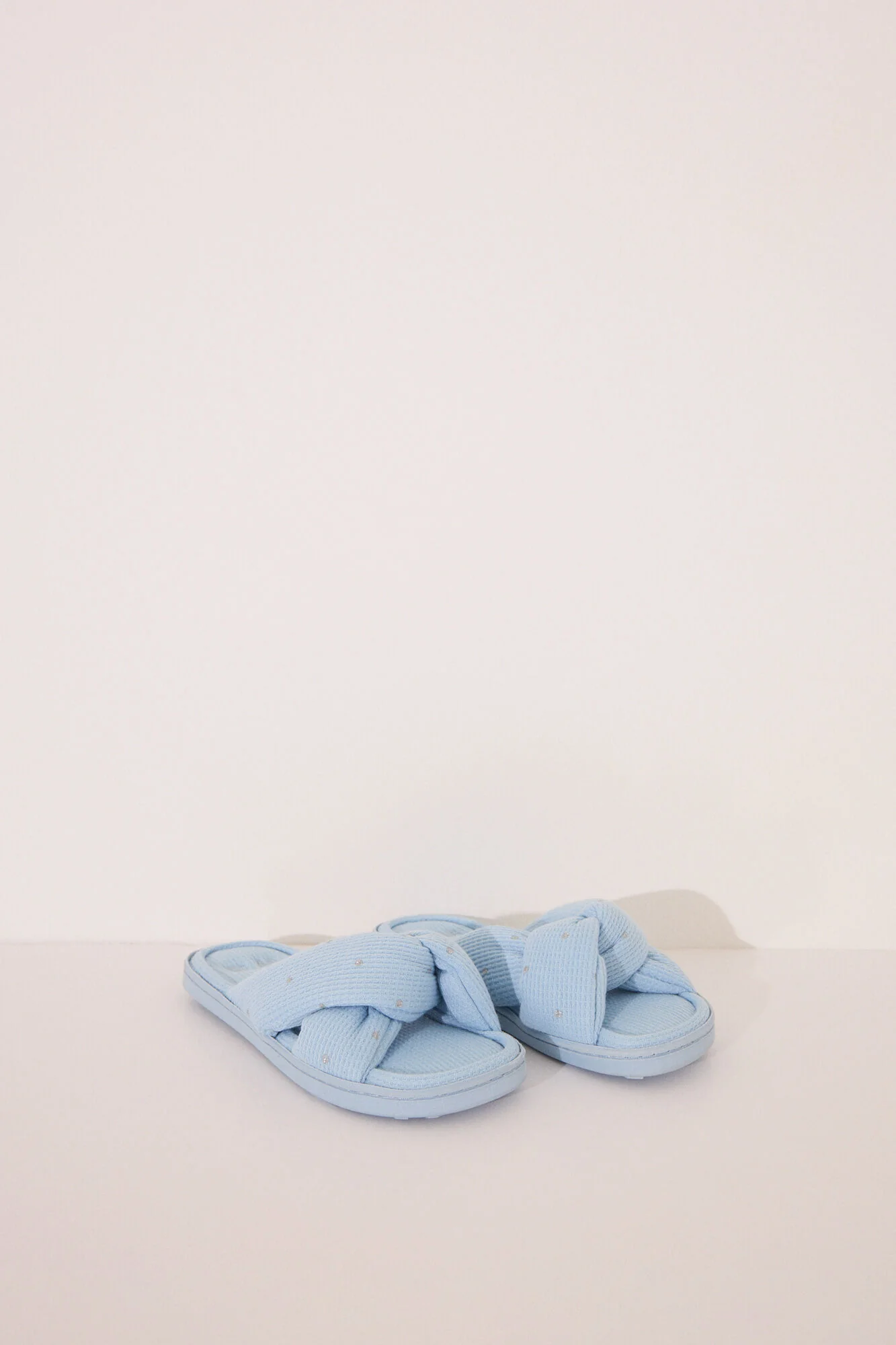 Blue knot waffle shower slipper - Image 4