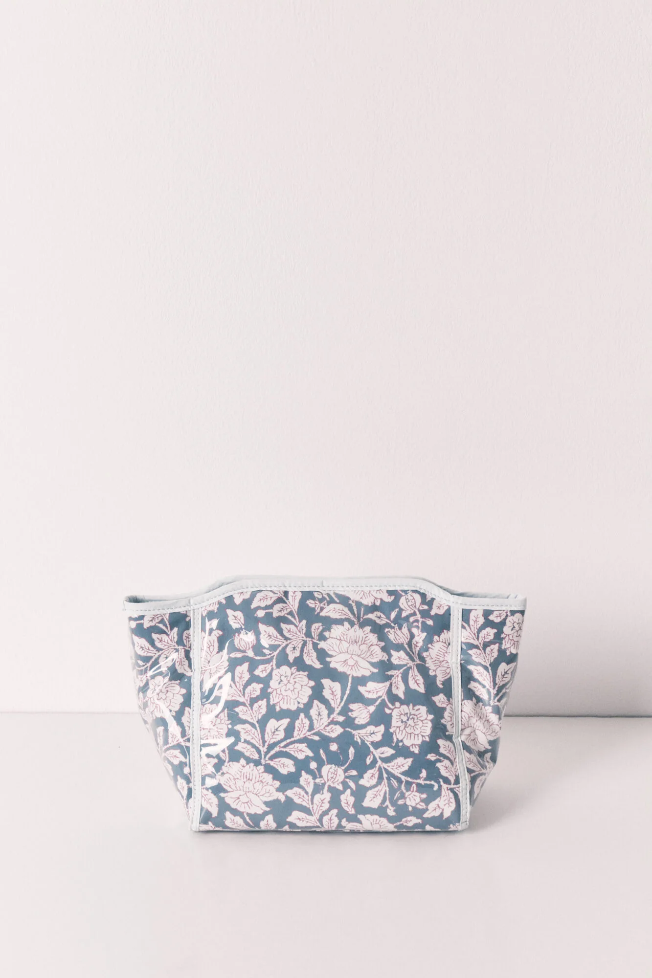 Blue medium floral print vanity case - Image 4
