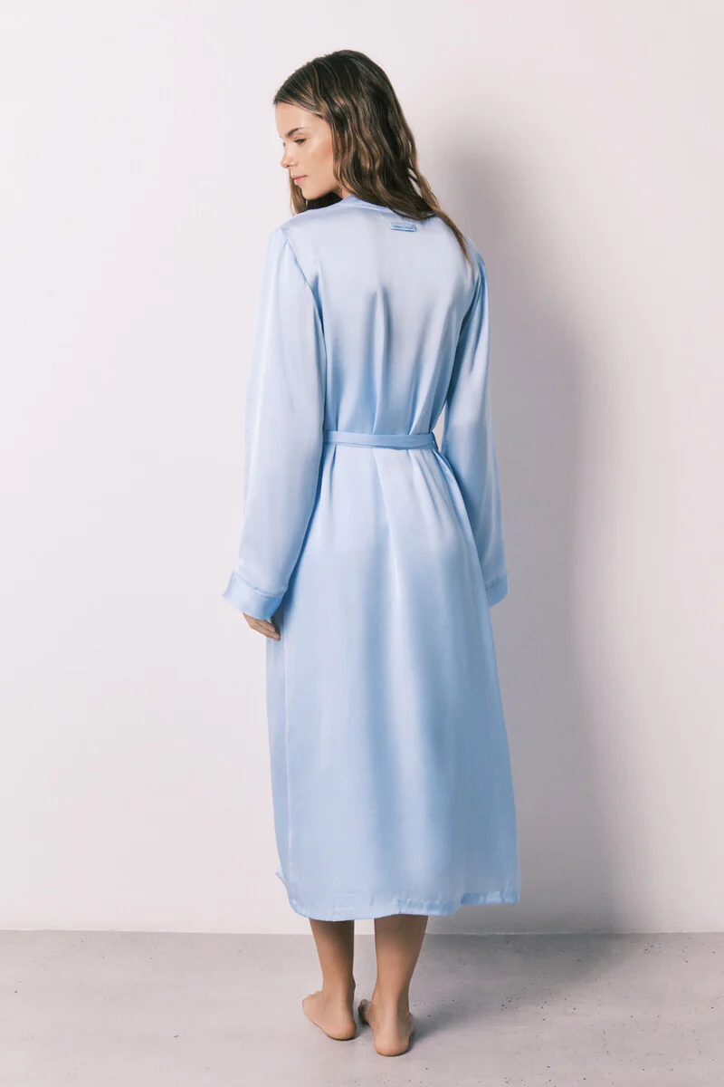 Blue satin midi robe - Image 4