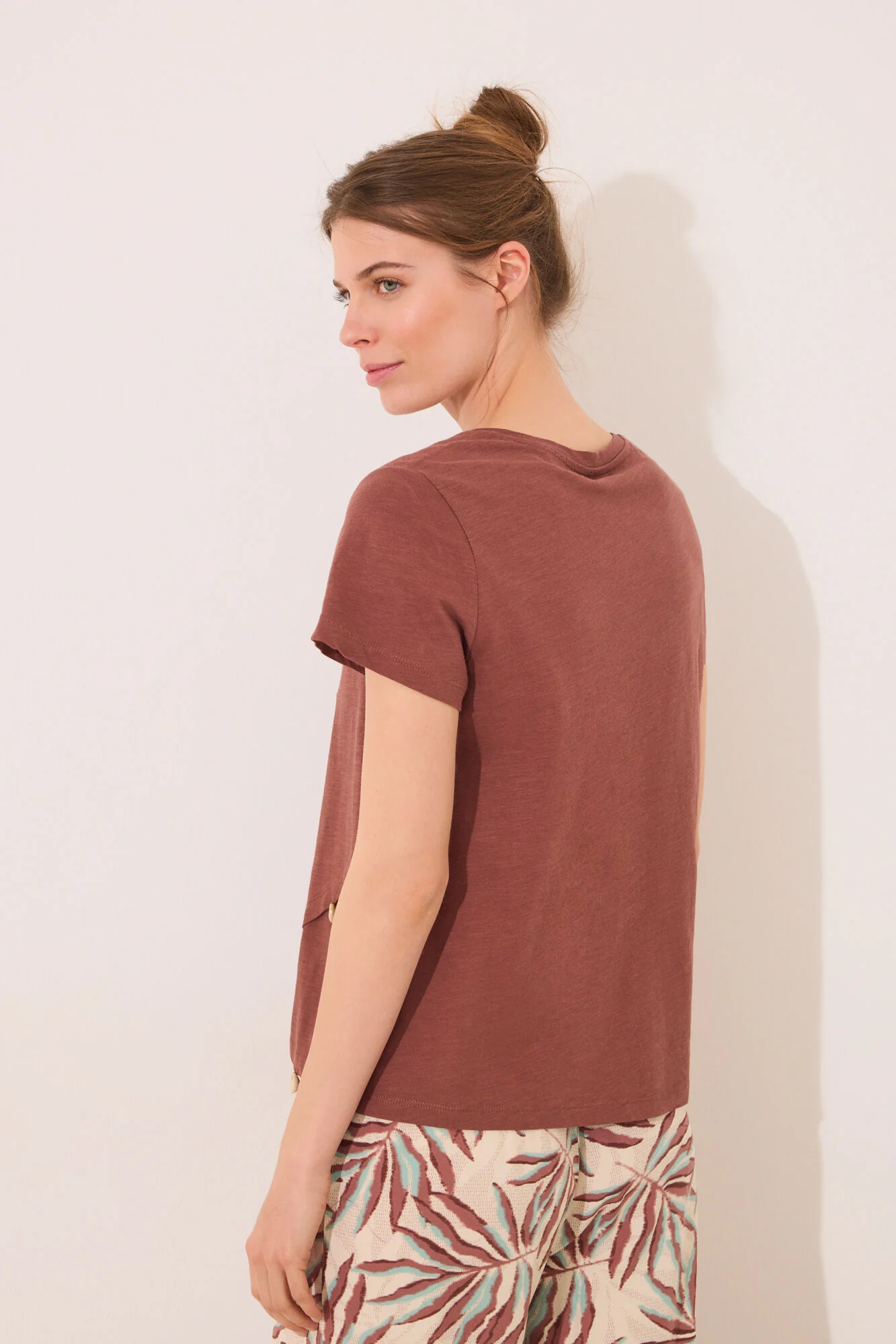 Brown short sleeve T-shirt - Image 3