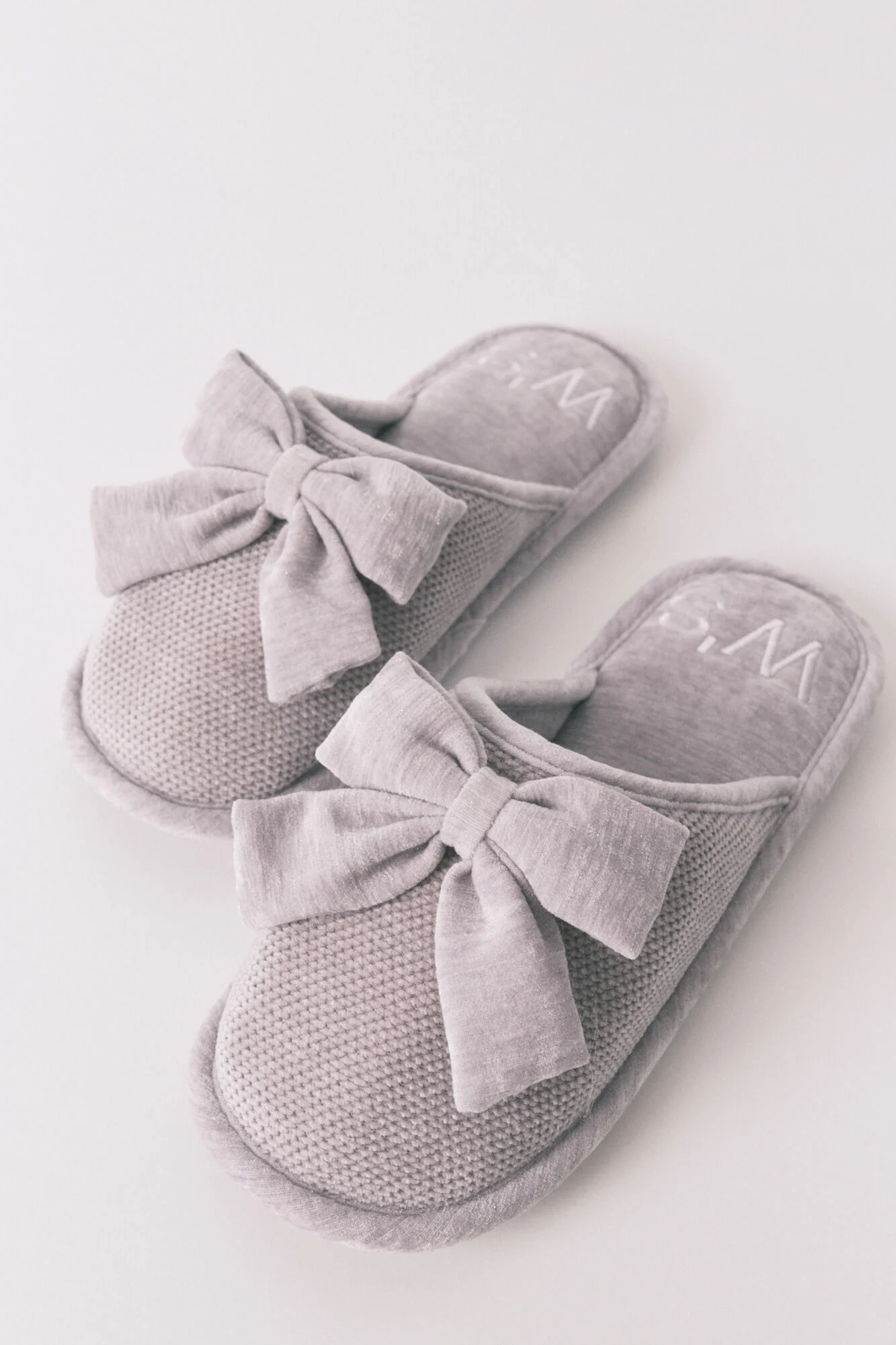 Closed grey chenille slippers - Image 4