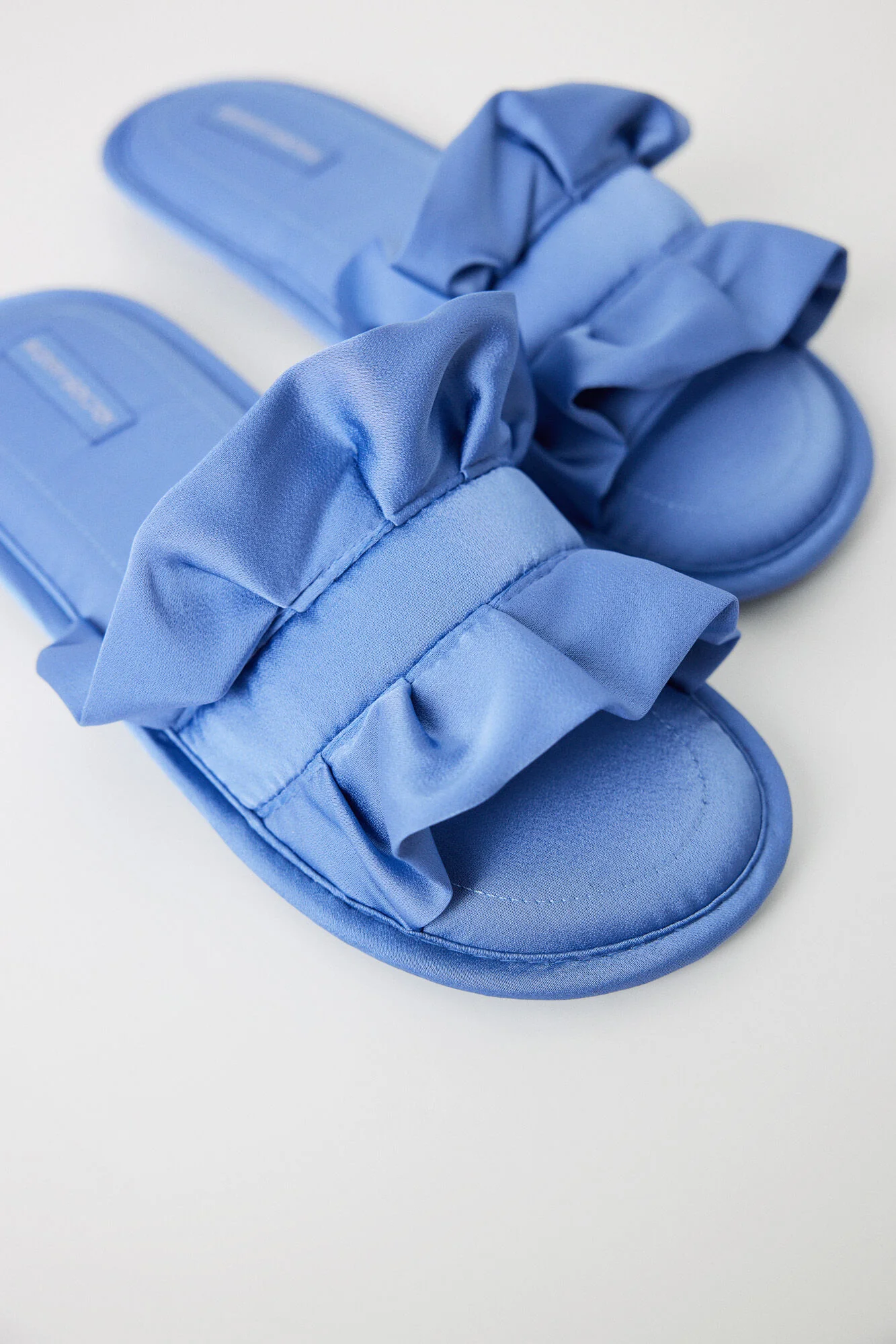 Green bow or tie bow house slippers - Image 5