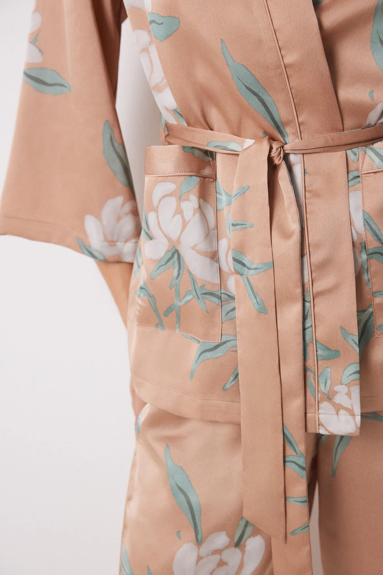 Nude 3-piece pyjamas set - Image 2