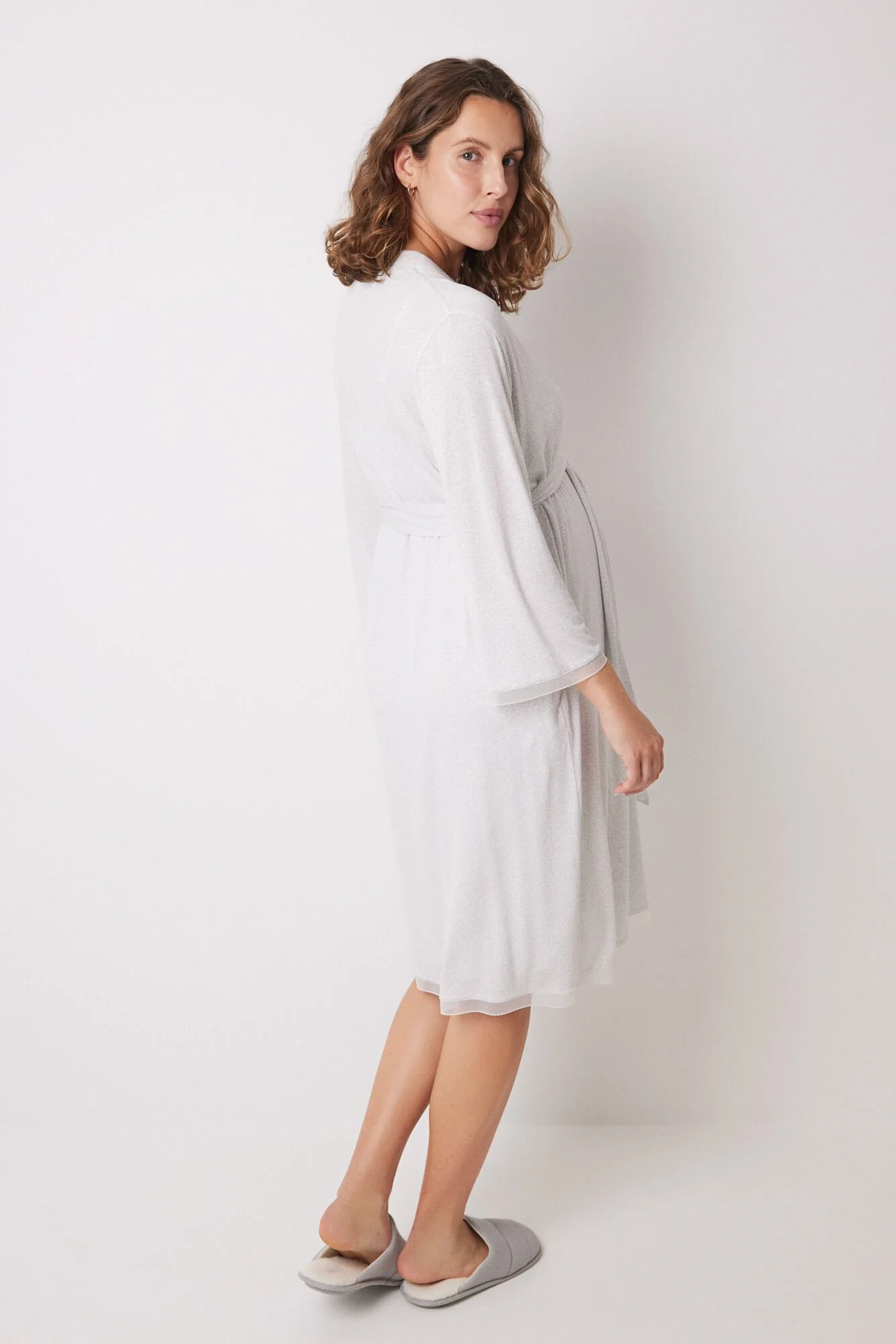 Dot print viscose midi maternity robe - Image 4