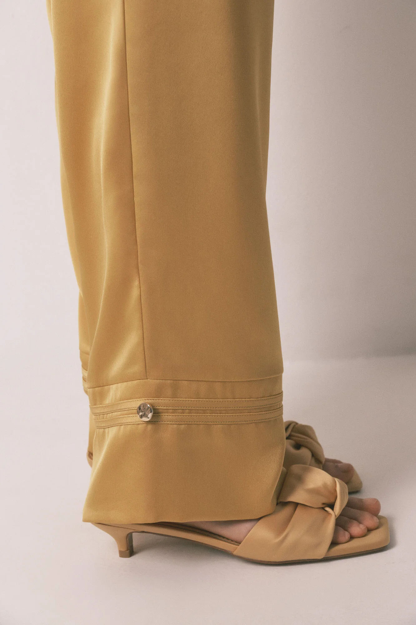 Long mustard satin classic pyjamas - Image 3