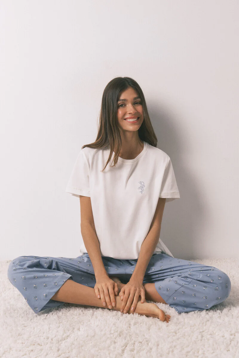 Long pyjamas with short sleeve sleeves and flowers