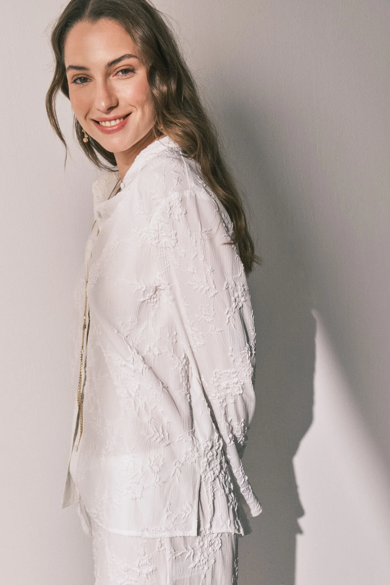 Long satin jacquard shirt pyjamas in White - Image 2