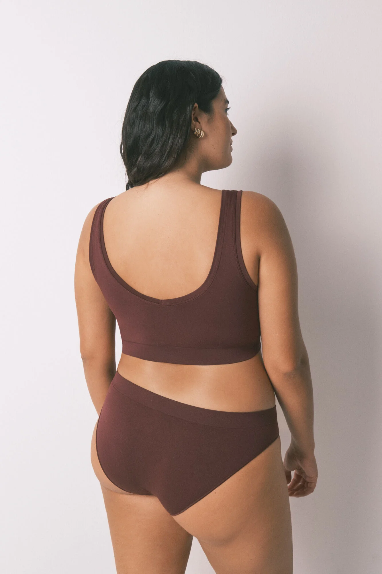 LOVELY seamless reversible top in maroon - Image 7