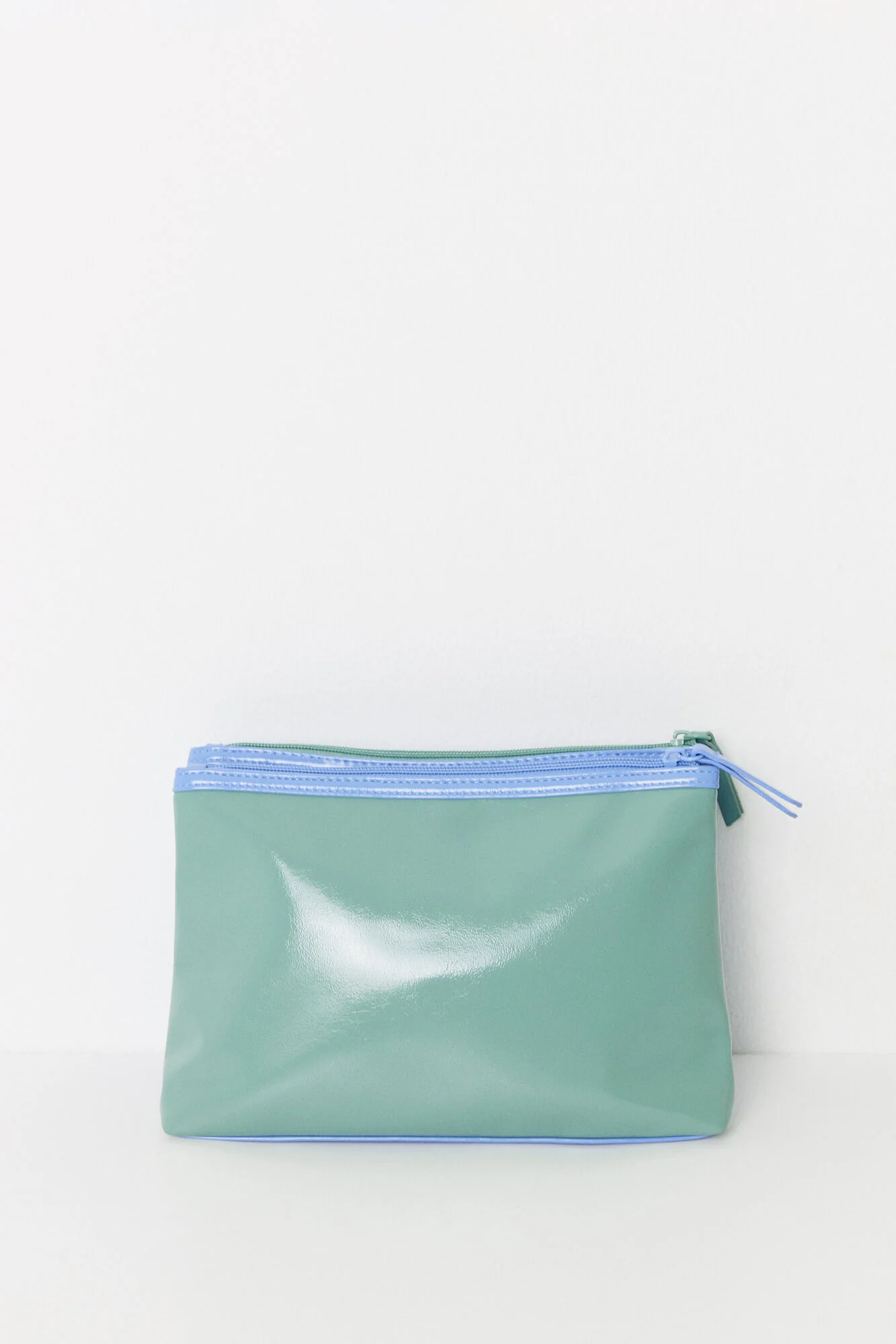 Medium blue and green patent leather toiletry bag - Image 3