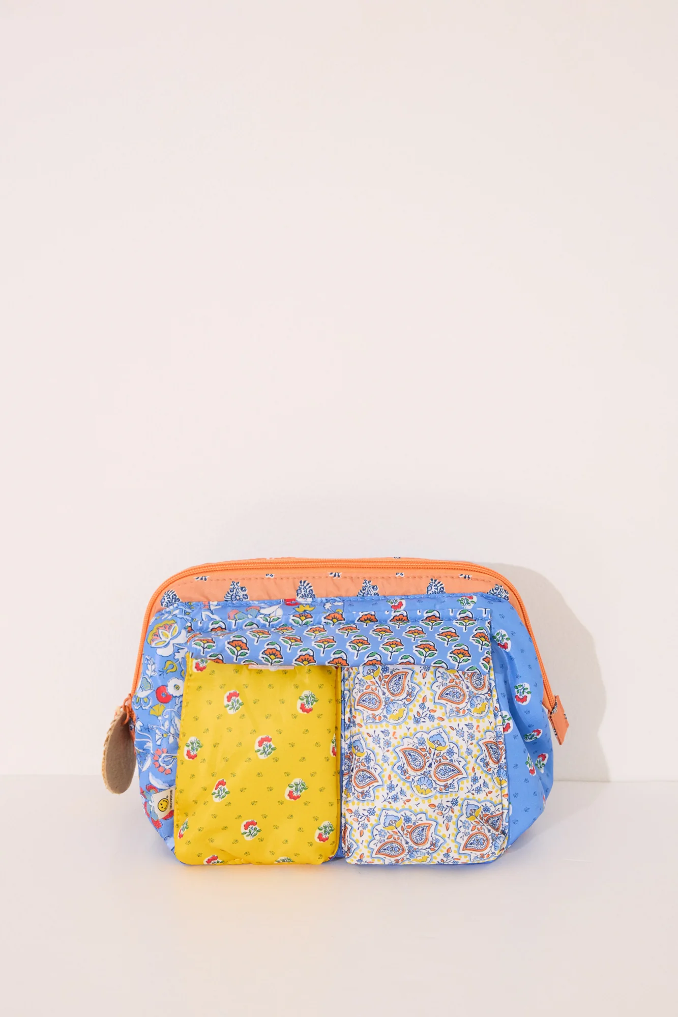 Medium Smiley patchwork vanity case - Image 4