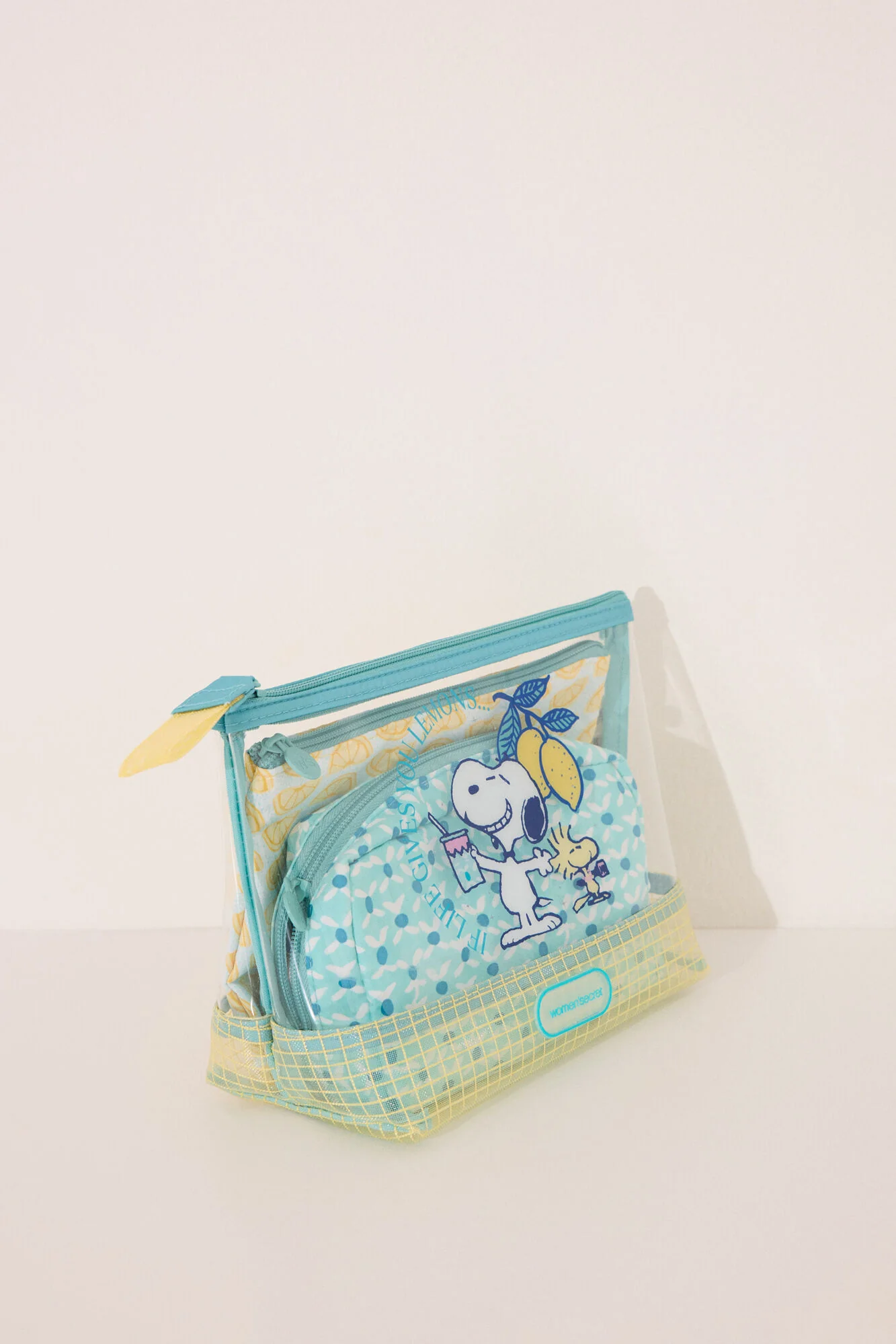 Multicoloured Snoopy vanity case pack - Image 4