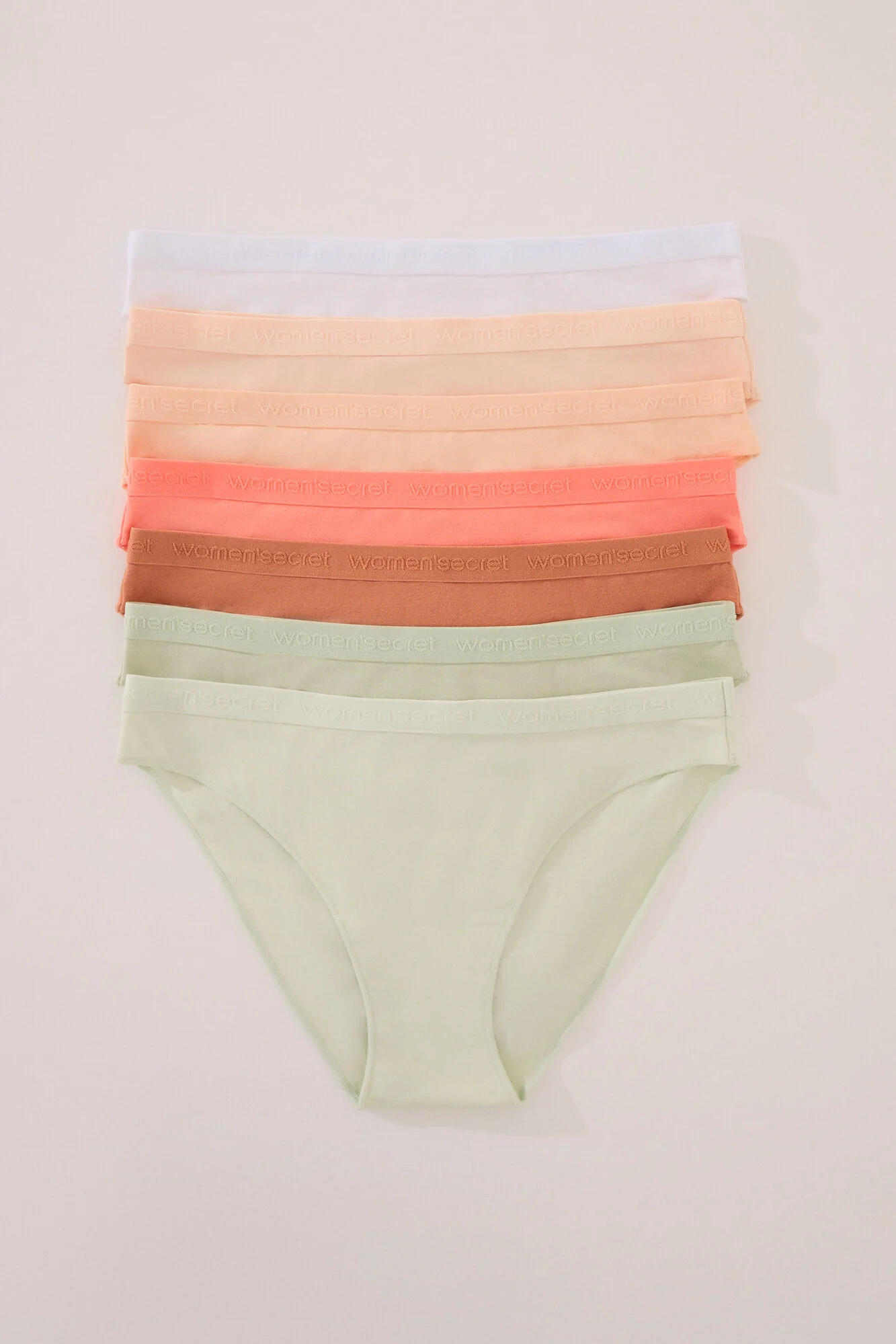 Pack of 7 classic cotton panties in bright colors