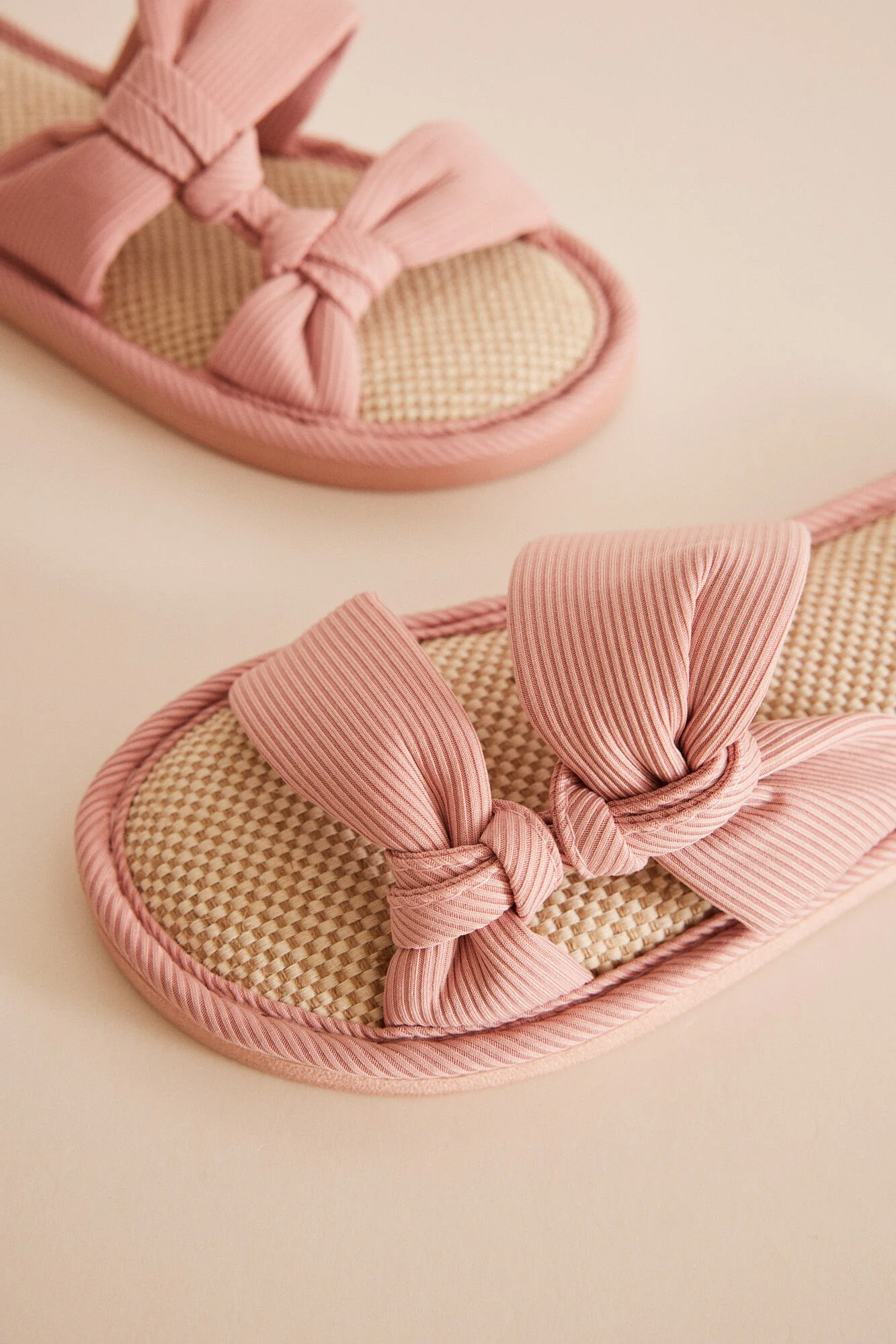 Pink knot slippers - Image 2