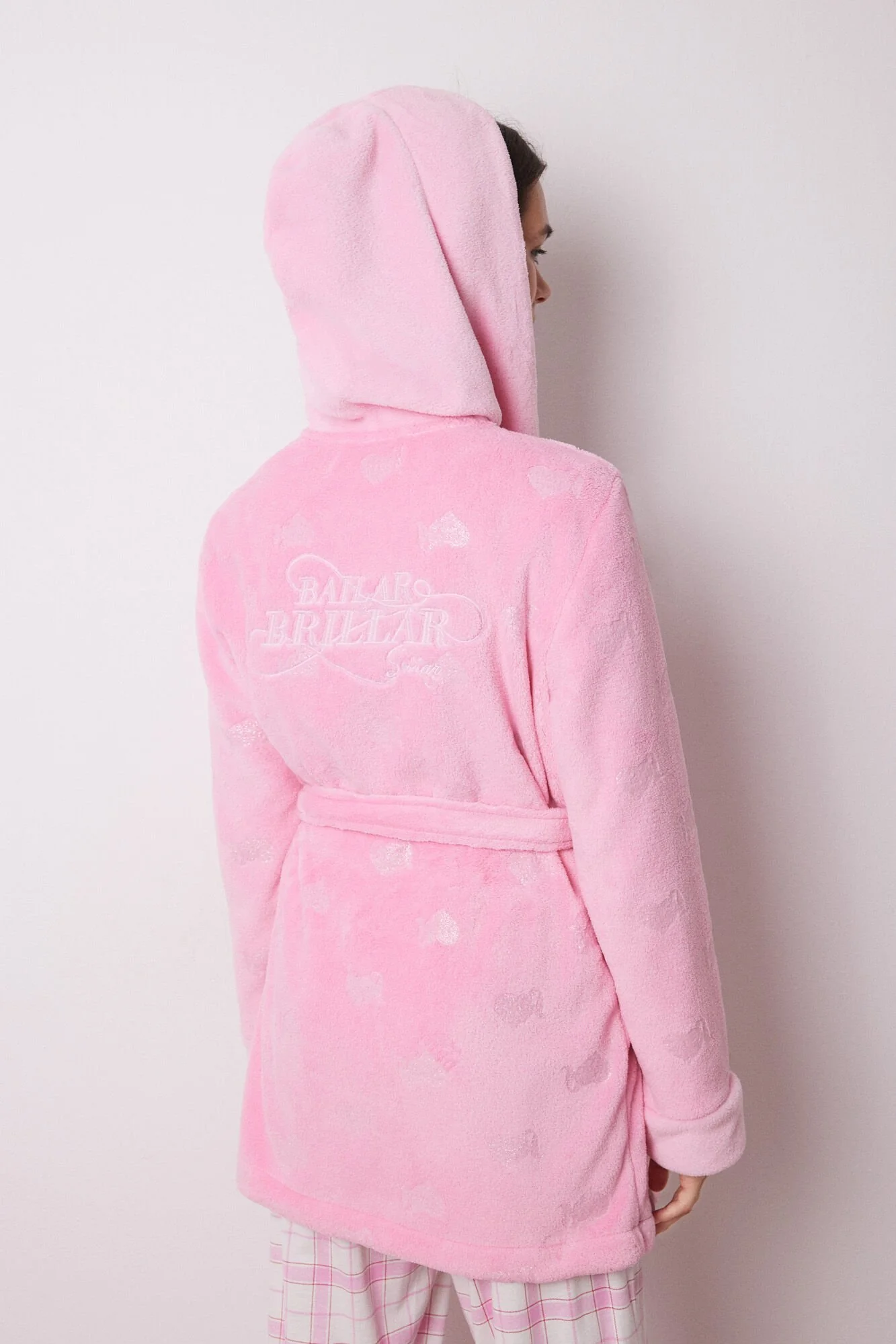 Pink fluffy robe Blonde neighbor - Image 3