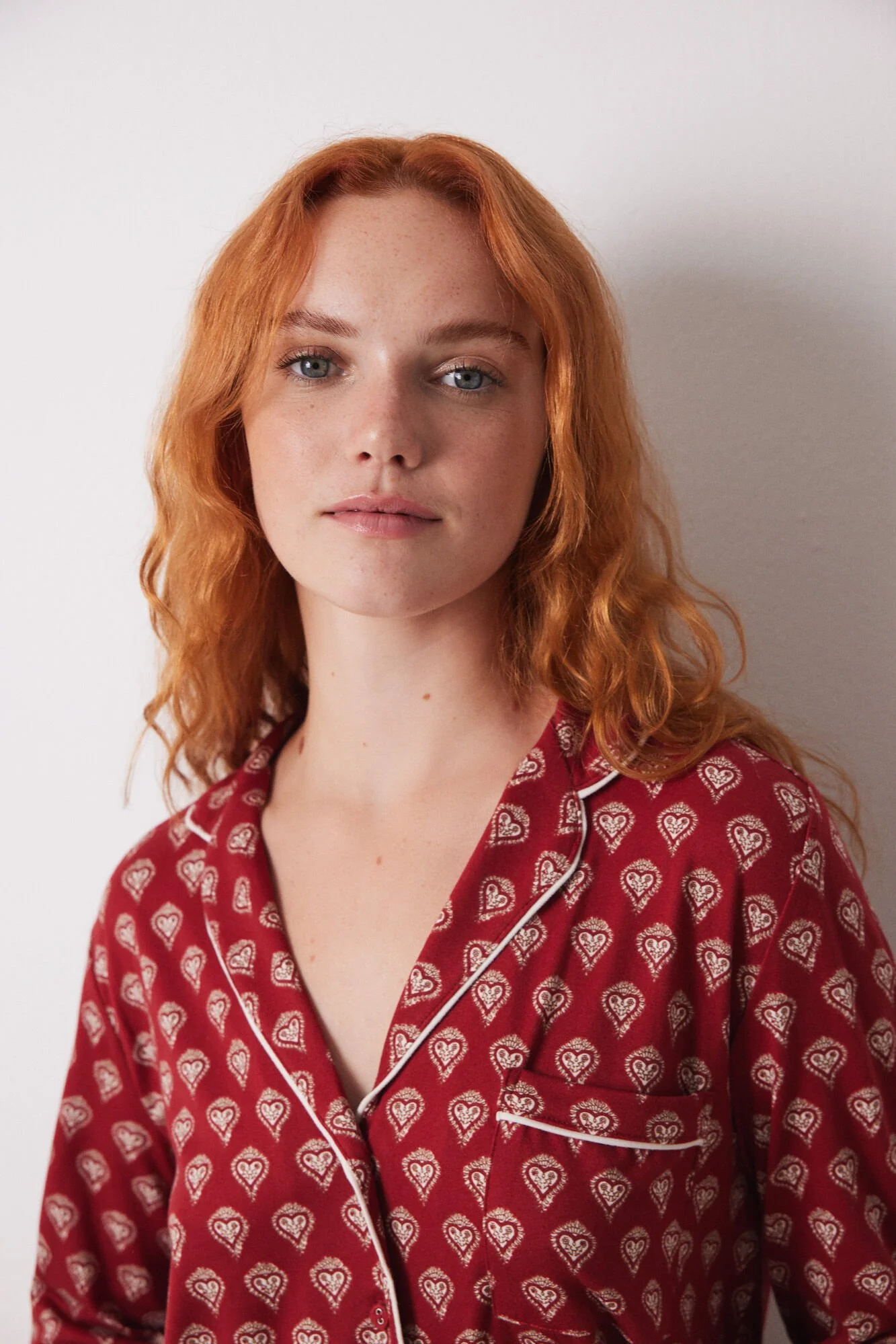 Red long shirt pajamas with hearts - Image 4