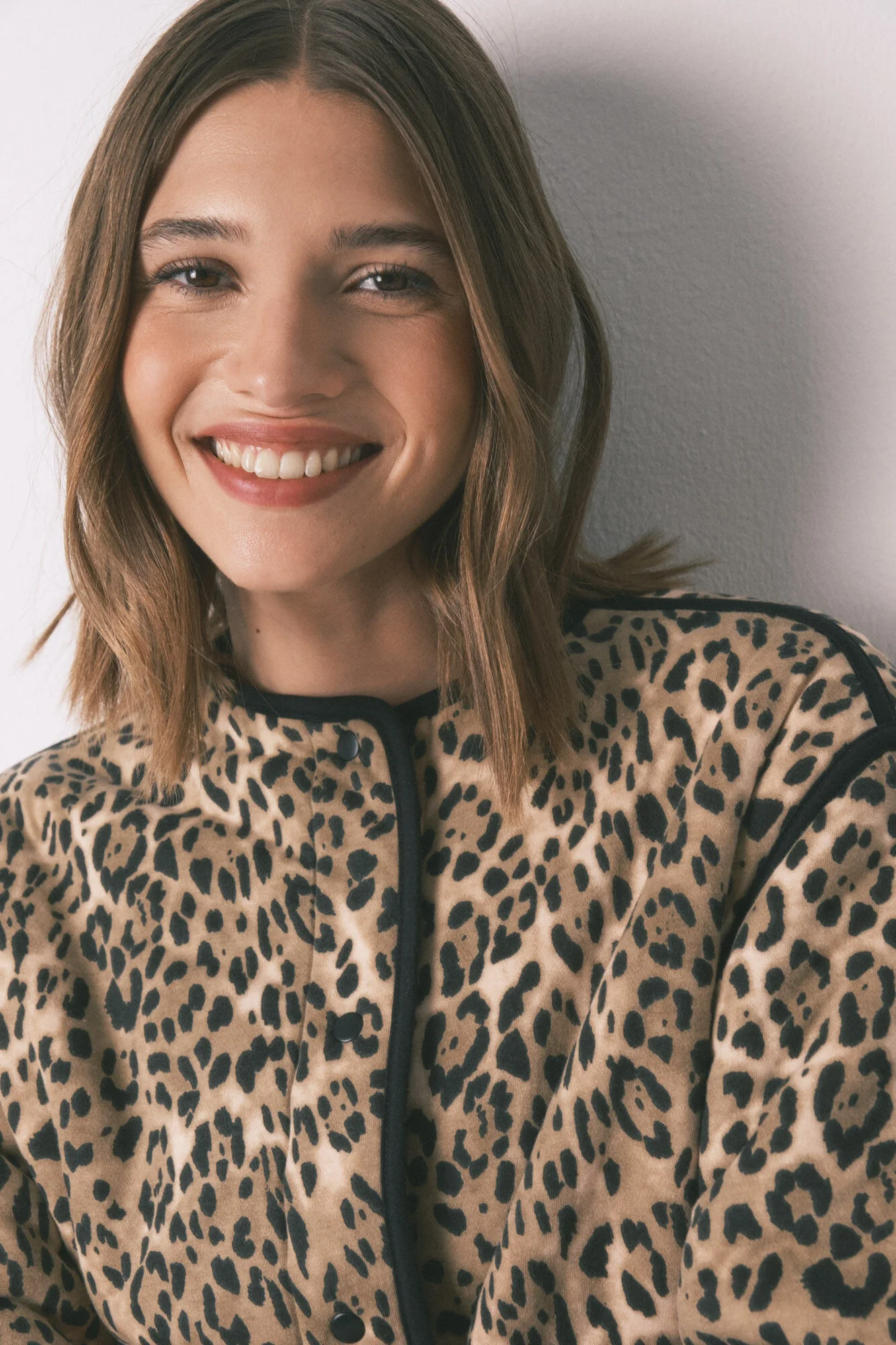 Short reversible animal print jacket - Image 9