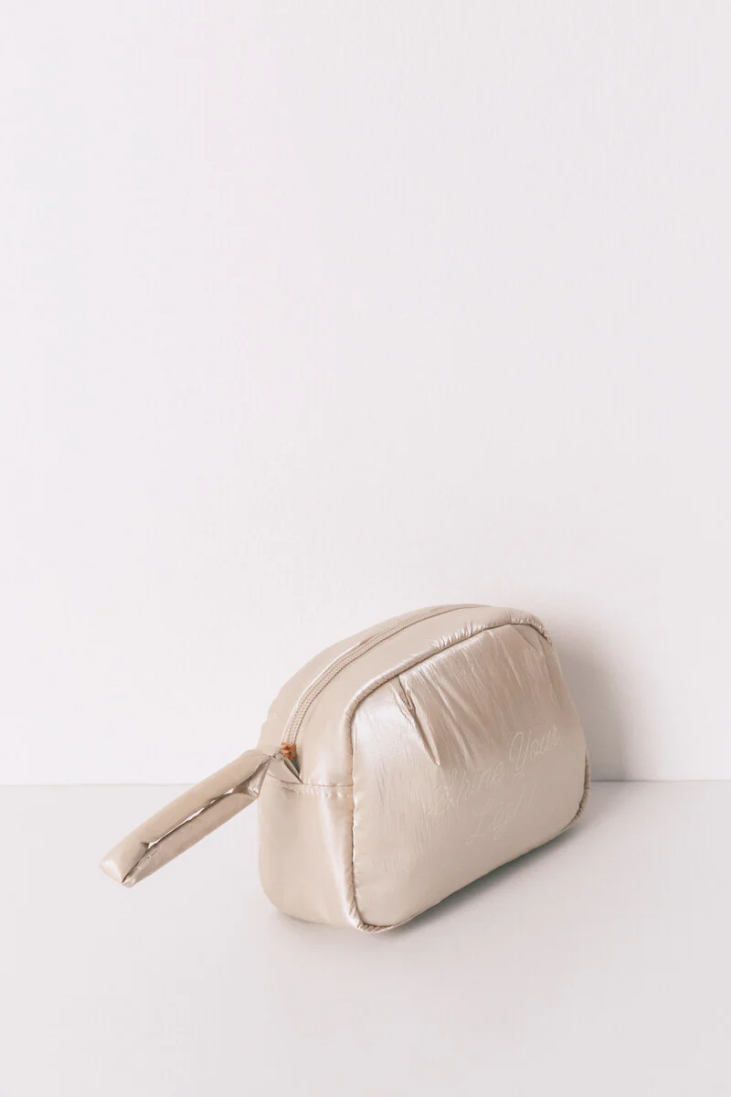 Small pink satin-finish puffer vanity case - Image 2