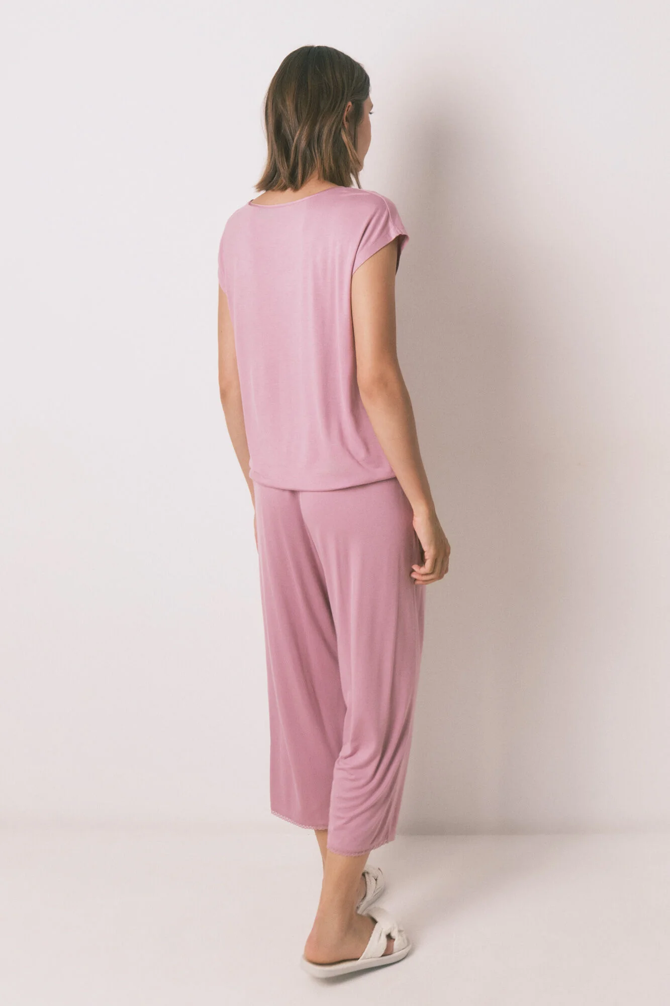 Soft touch pink viscose Capri pyjamas - Image 4