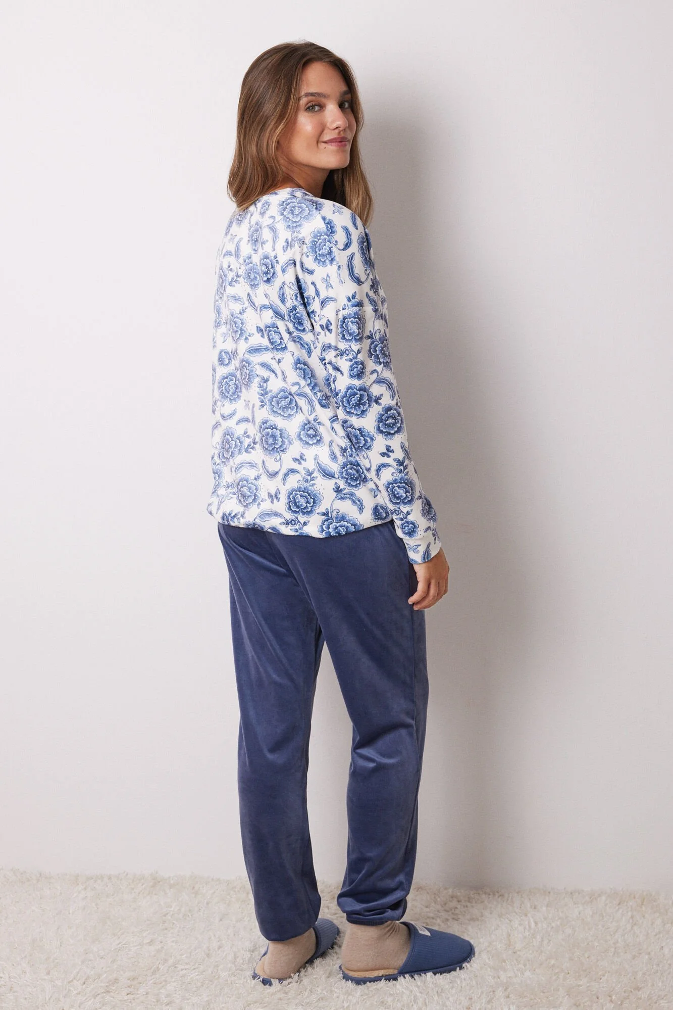 Soft velvet long pajamas - Image 3
