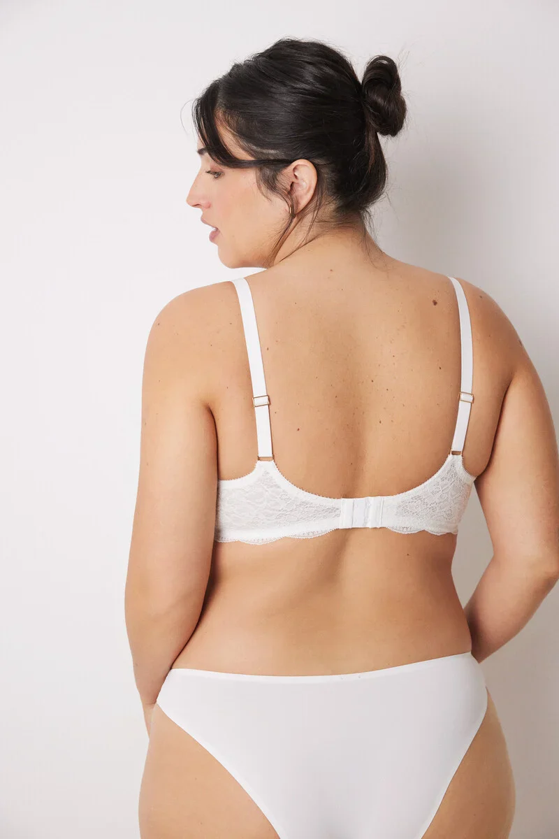 BEAUTIFUL Classic white lace padded bra - Image 5